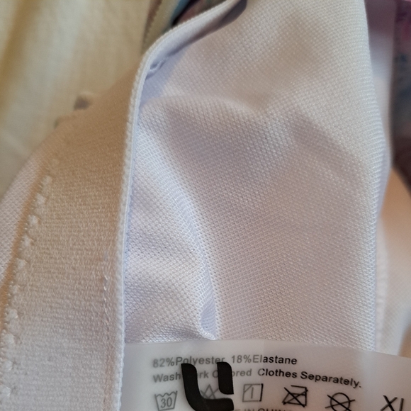 Uniquebella women's XL swimsuit rashguard, bra inserts, 1/2 Zip - Picture 3 of 11